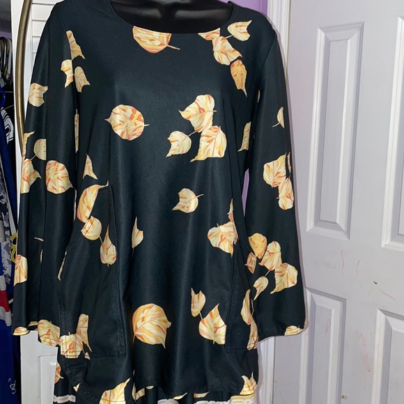 Hand Made Printed 2 Piece Skirt Set- Large - Picture 2 of 12